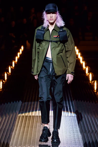 Look 25